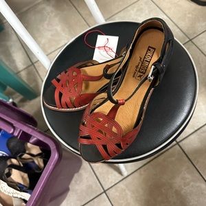 Pikolinos leather strappy Sandals red black size 37